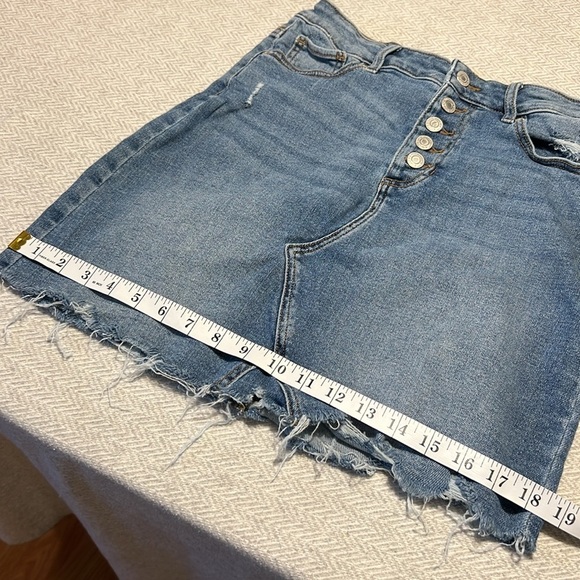Maurices Blue Distressed Denim Mini Skirt. Size 4 - Picture 6 of 10